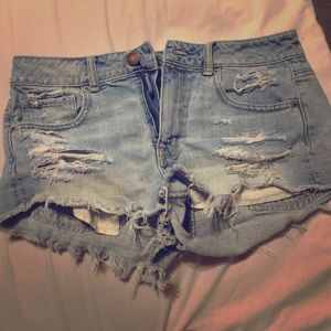 A&E light wash high waisted shorts
