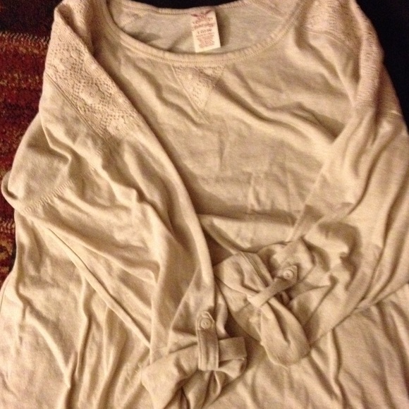 Tan 3/4 sleeve shirt