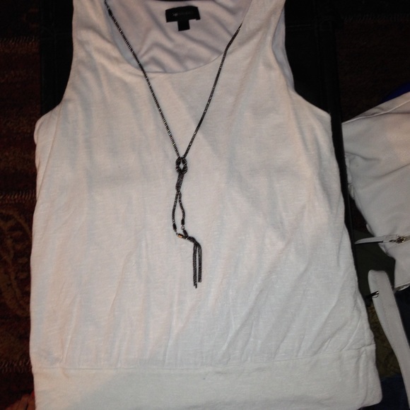 AB Studio white tank w/removable necklace