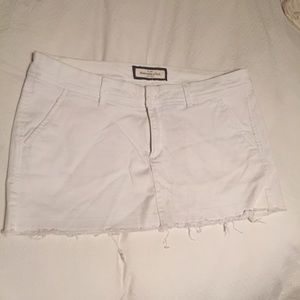 A&F white distressed stretchy skirt