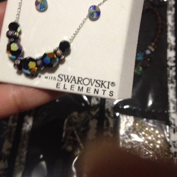 Swarovski necklace and earring - Picture 2 of 2