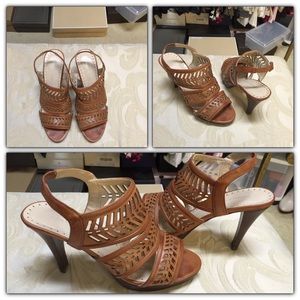 Adrienne Vittadini Camels sandals