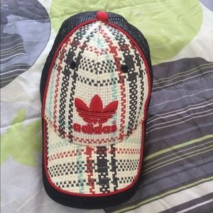 Adidas hat ❤️💙⚪️