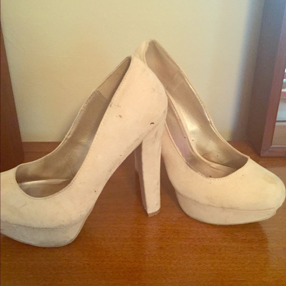 Cream color 5" heel with platform-Worn once - Picture 1 of 4