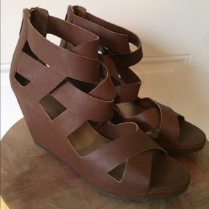 Elle Strappy Wedge