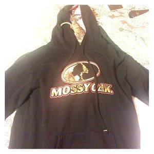 Large pink and black camo mossy oak hoodie
