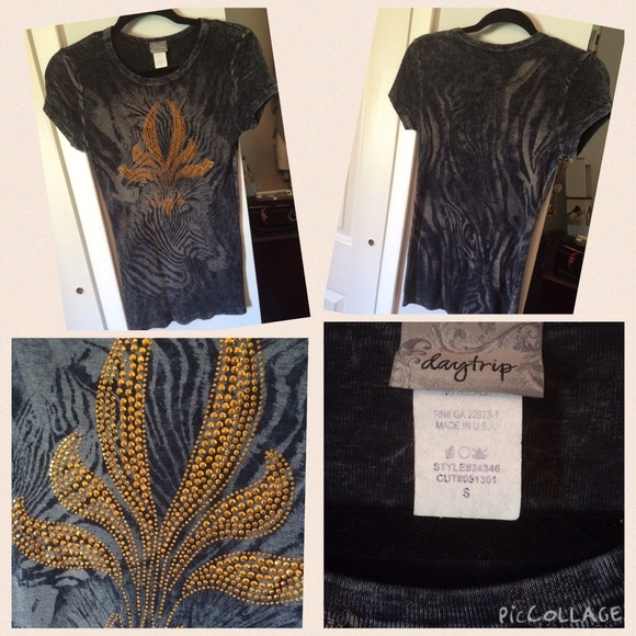 🚫BUNDLE TRADE🚫 Daytrip tops (2) & 1 gold VS dog