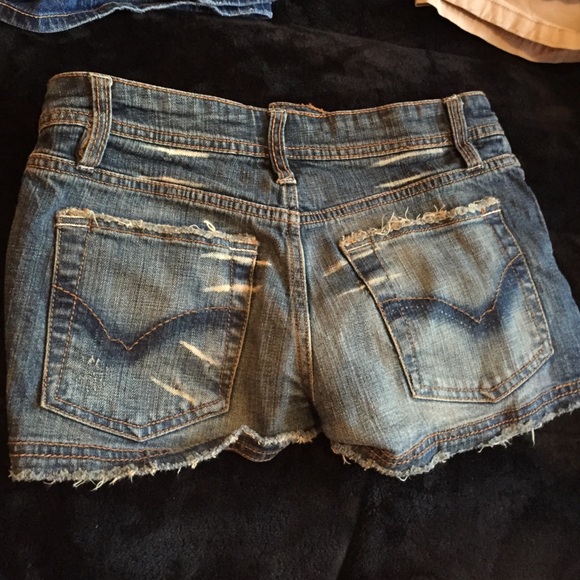 No Boundaries Jean Shorts - Picture 2 of 3