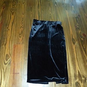 UO  ecoté Black Velvet pencil skirt SIZE LARGE