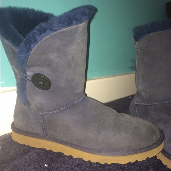 Short Navy Blue Bailey Button Women's 9 - Picture 2 of 4