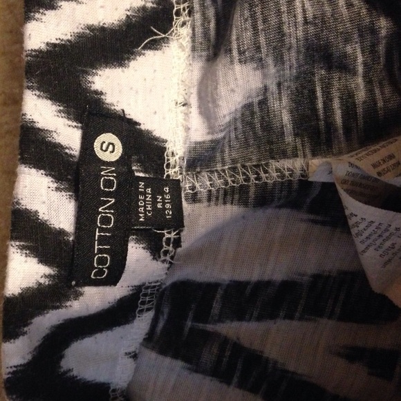 Patterned pants - Picture 2 of 3