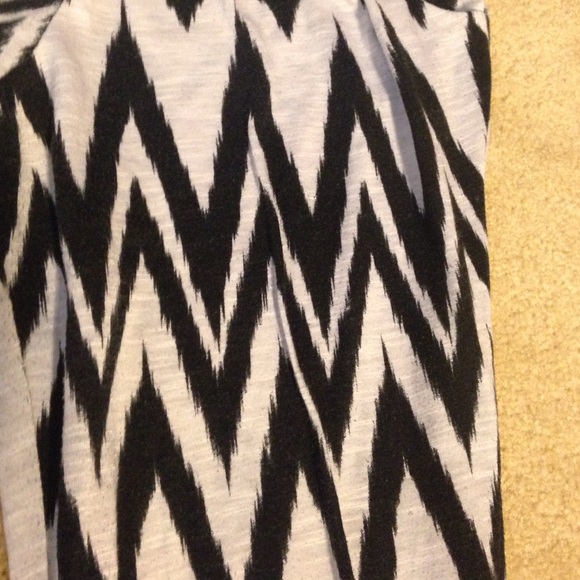 Patterned pants - Picture 3 of 3