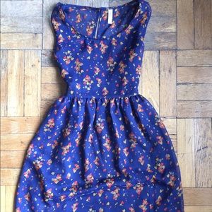 Sleeveless printed dress