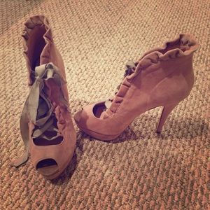 Betsey Johnson Luvey Booties