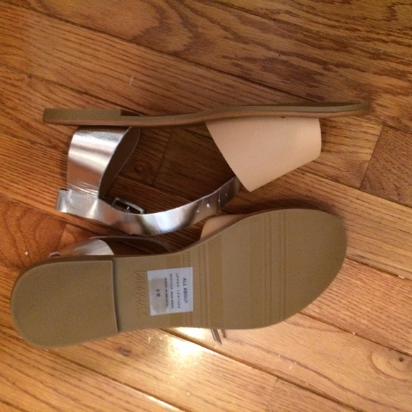 Coconuts Shoes - NWT neutral & metallic sandals ⚜ Coconuts Shoes - NWT neutral & metallic sandals ⚜