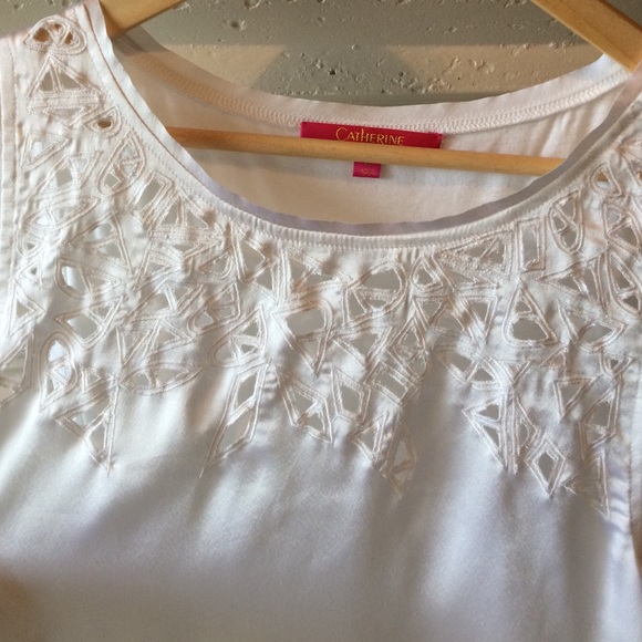 Lasercut Tank Top - Picture 2 of 4