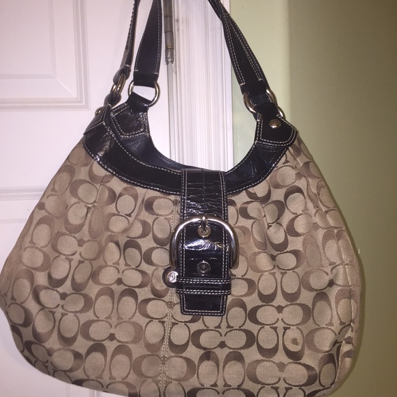 Authentic Coach Soho Signature Large Lynn Handbag