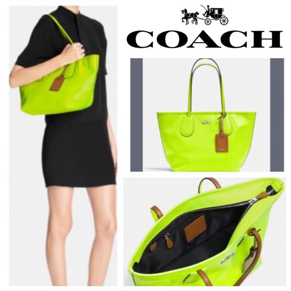 Coach Handbags - 💚NWT💚COACH ZIP TOP TOTE