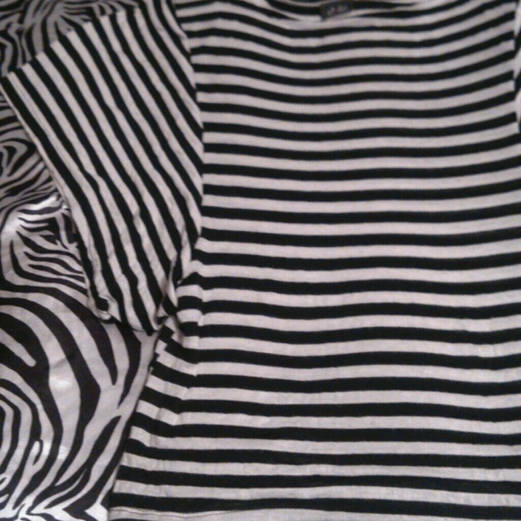 $SOLD$Stripped top - Picture 2 of 2