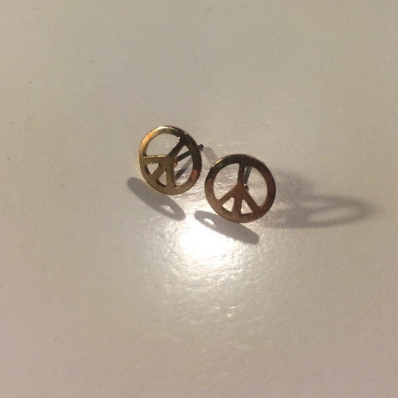 NEW!! Peace sign earrings.