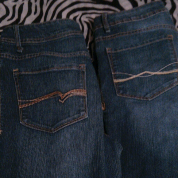 $$$$SOLD$$$$$  Demin capris