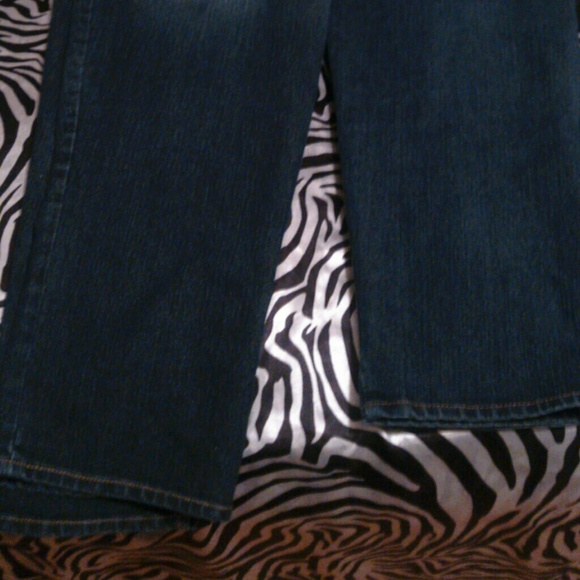 $$$$SOLD$$$$$ Demin capris - Picture 2 of 3