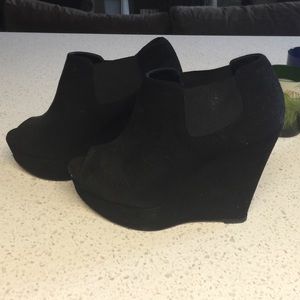 Dee Keller Suede Peeptoe Wedge Bootie. Size 38 1/2