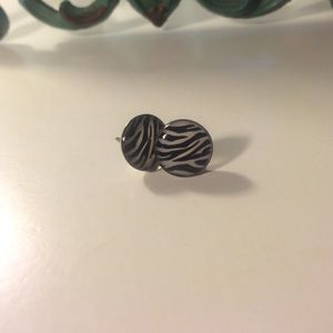 Circle zebra stud earrings