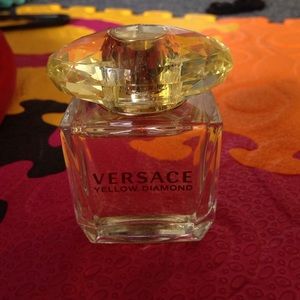 Versace yellow diamond