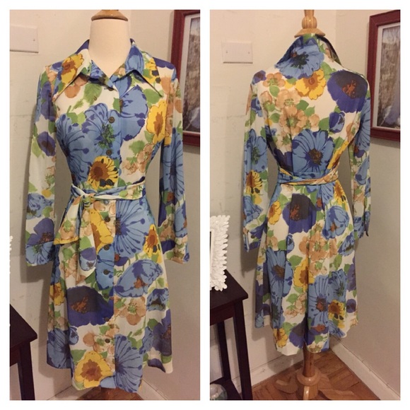 1970s floral shirt dress w attach waist belt