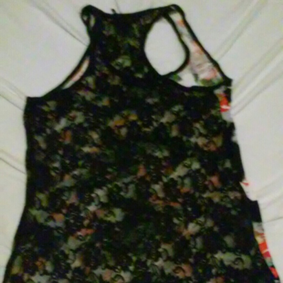 Lace Back Tank - Picture 3 of 4