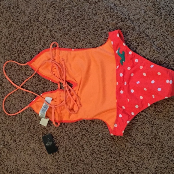 NWT Hollister swimsuit - Picture 2 of 4