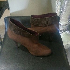 Booties brown suede/ with dust bag