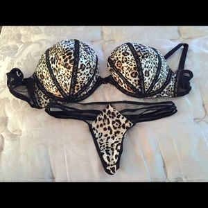 Victoria's Secret 'Very Sexy' push up bra  38DD.