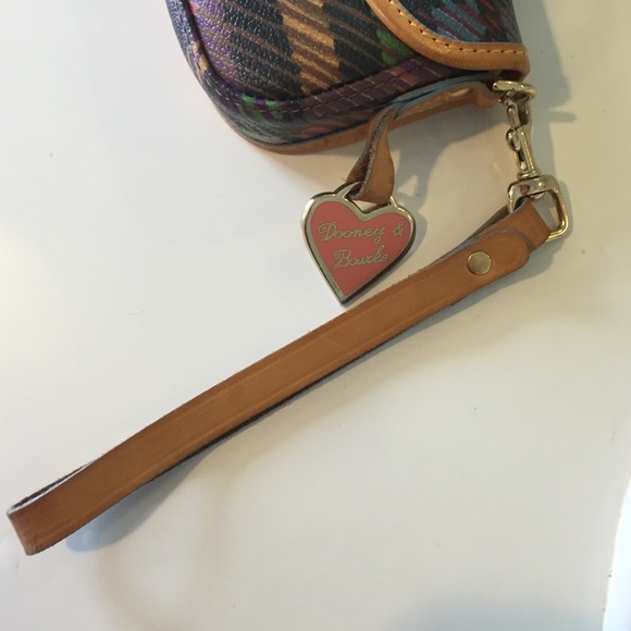 Dooney & Bourke wristlet - Picture 2 of 4