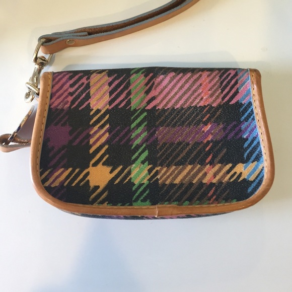 Dooney & Bourke wristlet - Picture 3 of 4