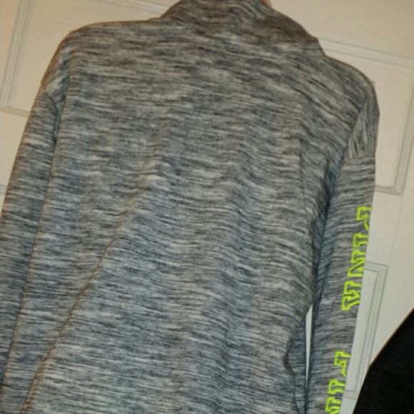 ●●SOLD●● Vs-Pink *LMTD* Half-Zip sz:Small - Picture 2 of 3