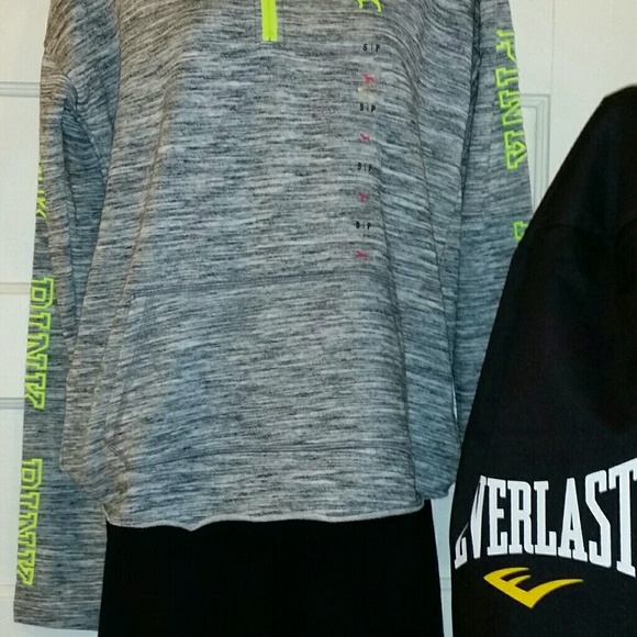 ●●SOLD●● Vs-Pink *LMTD* Half-Zip sz:Small - Picture 3 of 3