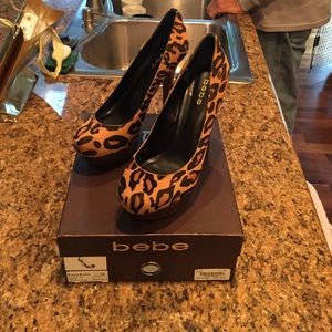 Bebe Leopard heels