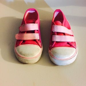 Baby gap shoes