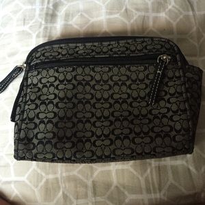 Authentic Coach Purselet Black