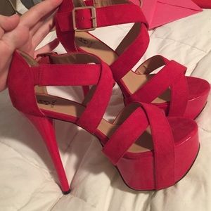 NEVER WORN Strappy Red pumps