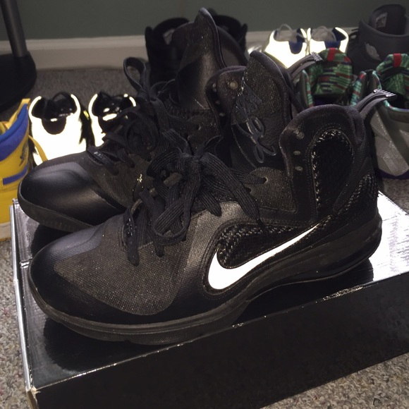 Lebron 9 "blackout"