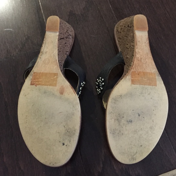 Cute embellished wedges - Picture 3 of 4