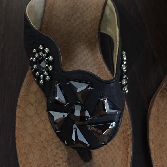 Cute embellished wedges - Picture 4 of 4