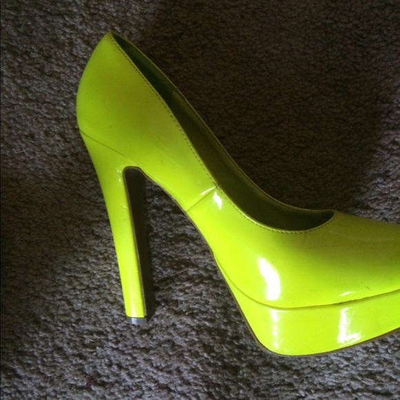 High heels - Picture 3 of 4