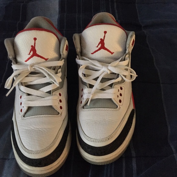Fire red 3's - Picture 1 of 3