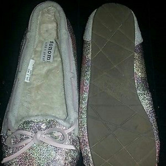 NWOT SONOMA moccasin style slip-ons Sz 2 - Picture 2 of 2