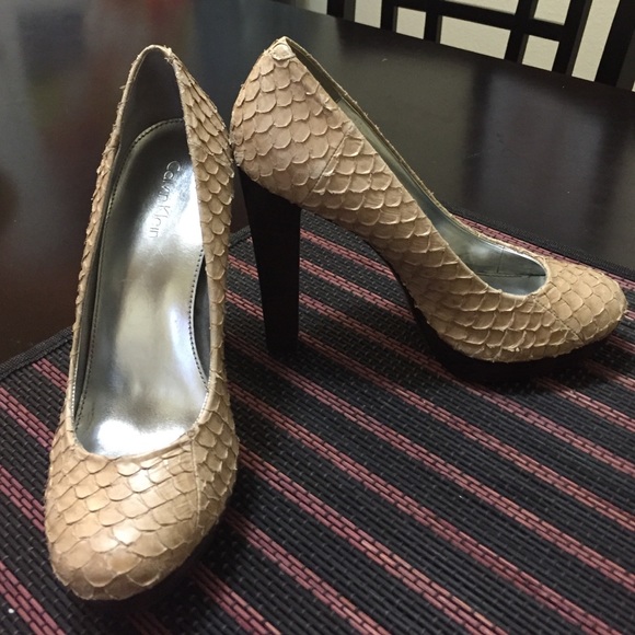 Authentic Calvin Klein Heels - Picture 4 of 4