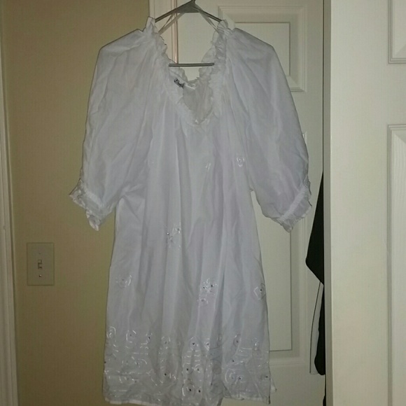 White Top - Picture 3 of 3